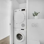 Апартаменты Cozy In With Wifi